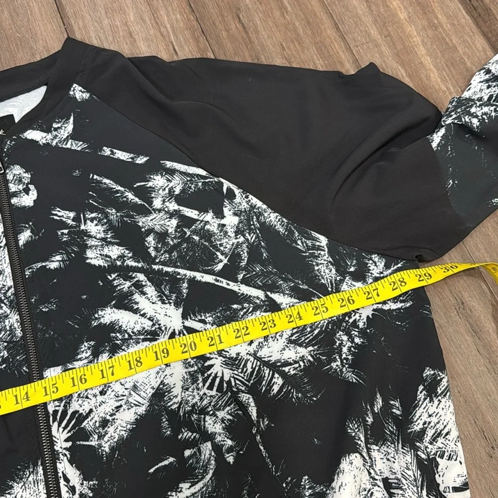 Torrid Black‎ and White Abstract Zip-Up bomber Jacket